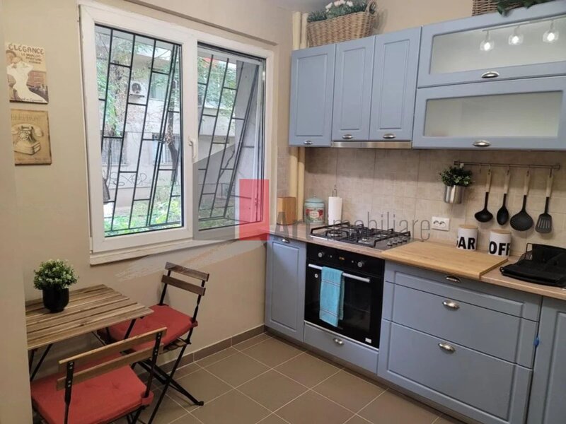 1 Mai Apartament cu 2 camere de inchiriat in zona Domenii/ Chibrit